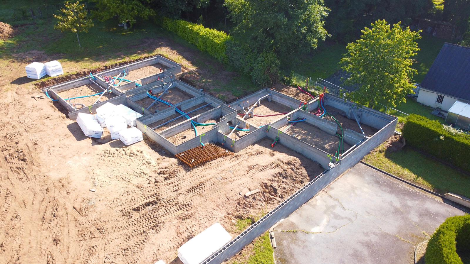 Vide sanitaire sous une maison en construction